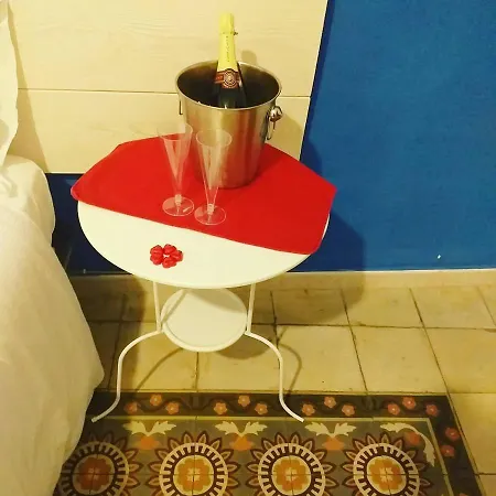 Porto ゲストハウス トラーニ